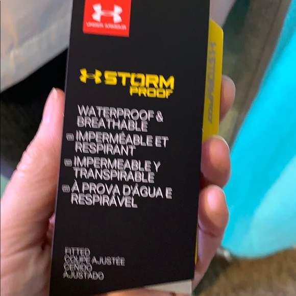 NWT UA Storm Proof Rain Jacket - Picture 6 of 11